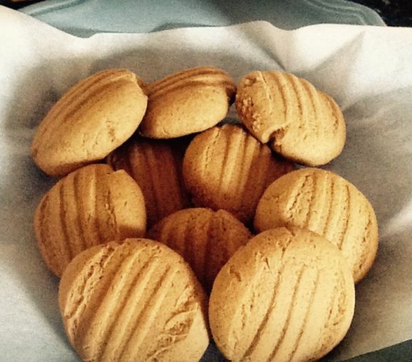 Traditional Newfoundland Lassie Spiced Cookies