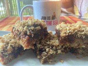 Traditional Newfoundland Date Squares