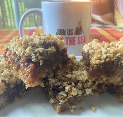 Traditional Newfoundland Date Squares