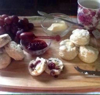 Traditional Newfoundland Tea Buns