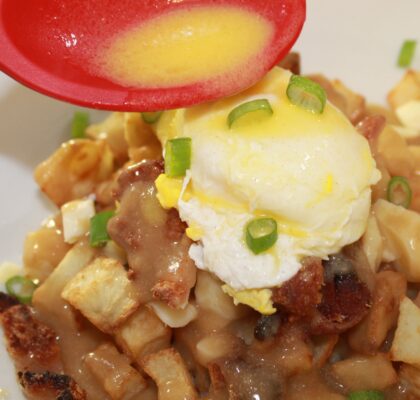 BREAKFAST POUTINE