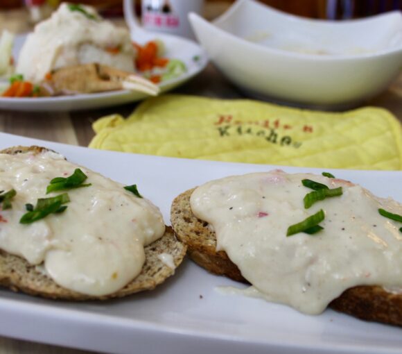 CREAMED CRAB SANDWICH