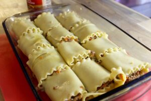 LASAGNA ROLL-UPS