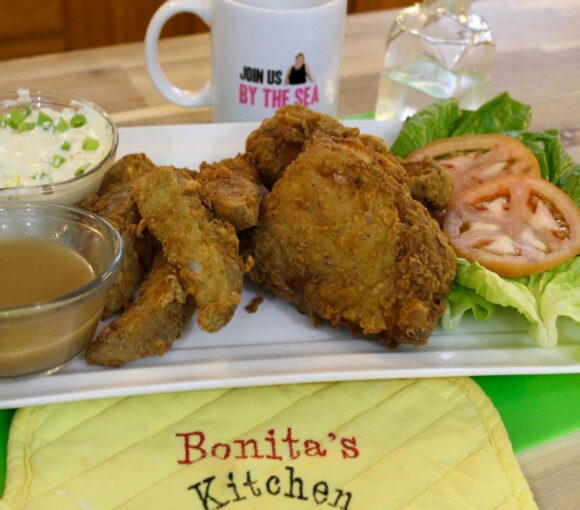 Crispy Seasoned Potato Wedges and Chicken