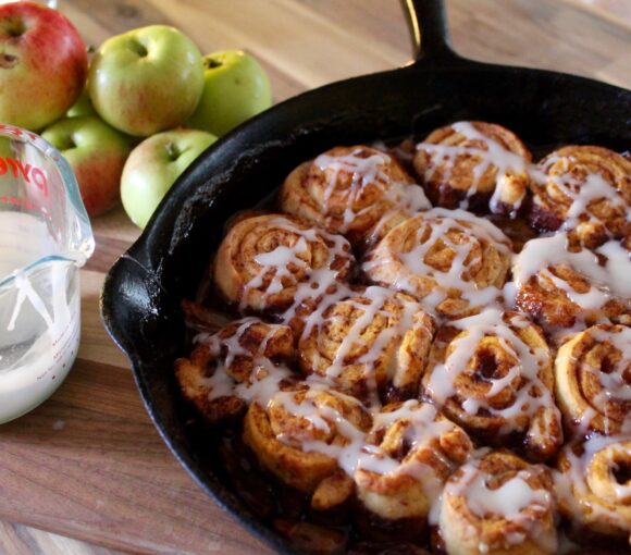 APPLE CINNAMON ROLLS