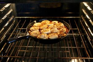 APPLE CINNAMON ROLLS