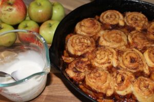 APPLE CINNAMON ROLLS