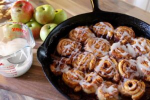 APPLE CINNAMON ROLLS