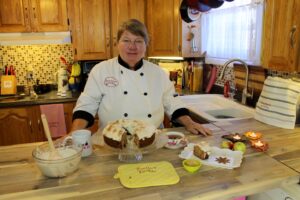 APPLE SAUCE CAKE