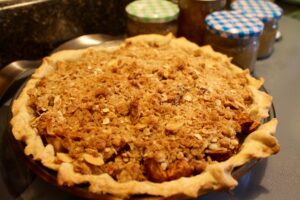 APPLE CRUMBLE PIE