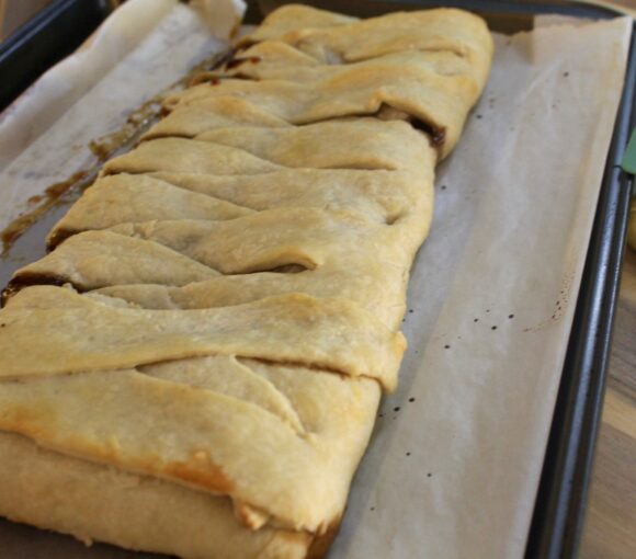 APPLE PASTRY BRAID