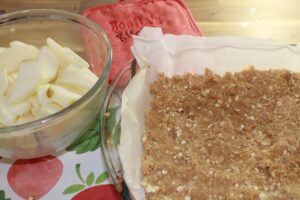 APPLE PEANUT BUTTER BARS