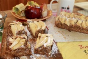 APPLE PEANUT BUTTER BARS