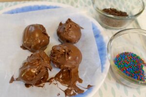 CAKE POPS