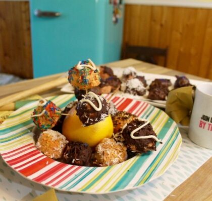 CAKE POPS