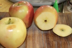 Cinnamon Apple Pastries