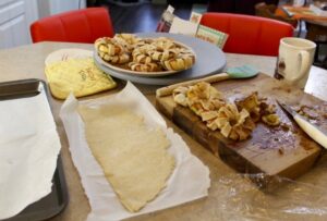 Cinnamon Apple Pastries