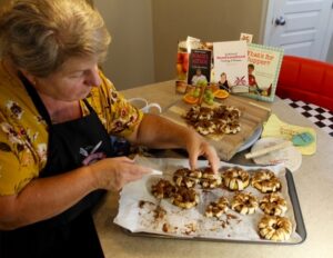 Cinnamon Apple Pastries